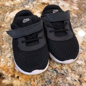 Nike Toddler Tanjun shoes